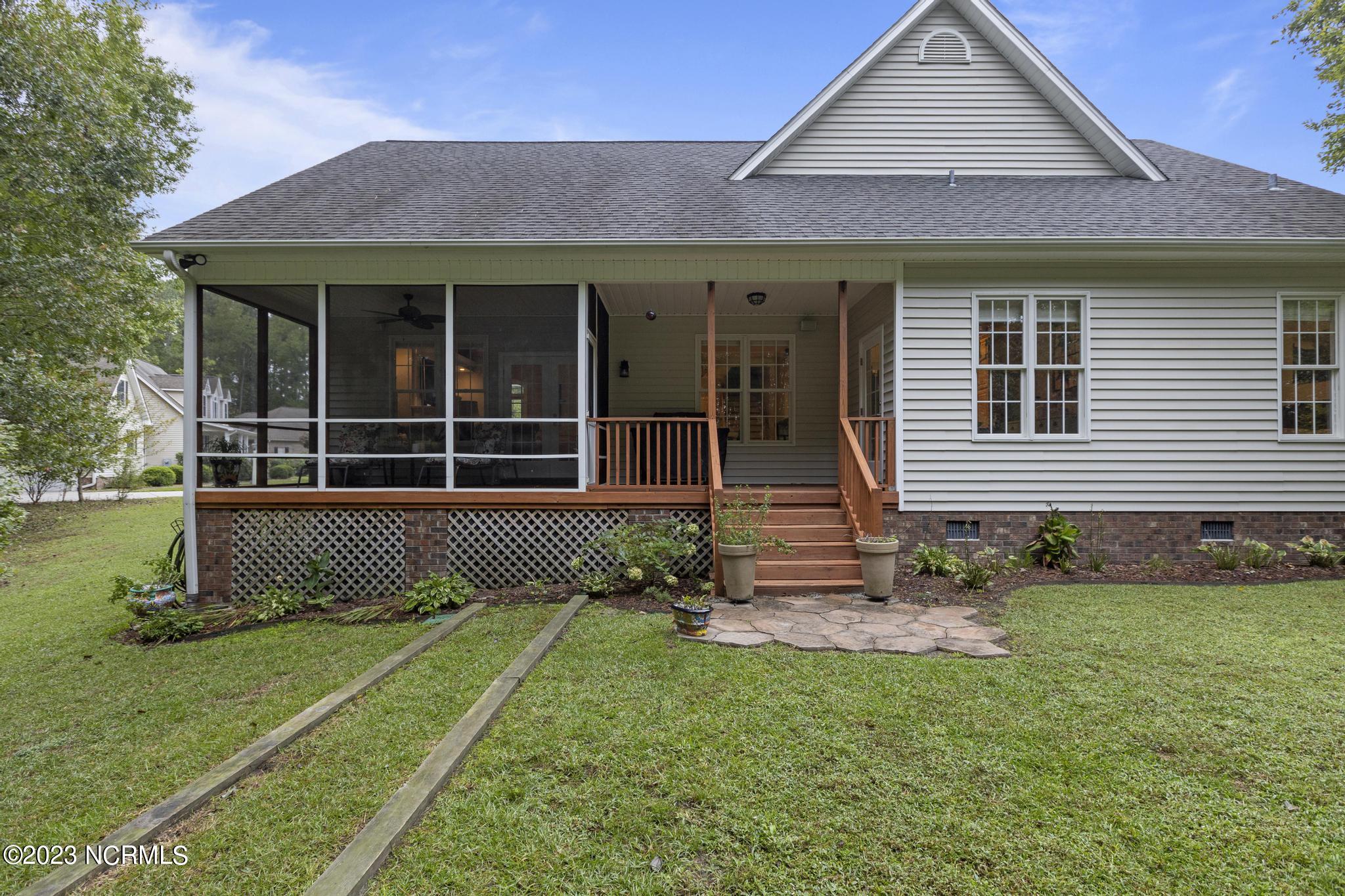131 Nyon Road New Bern, NC 28562 - Photo 37 of 39 IMG_0206