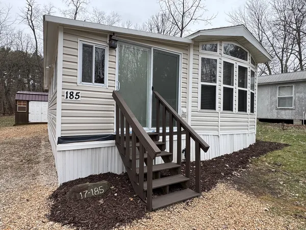 $96,500 | 17-185 Woodhaven Lakes, Sublette, IL 61367