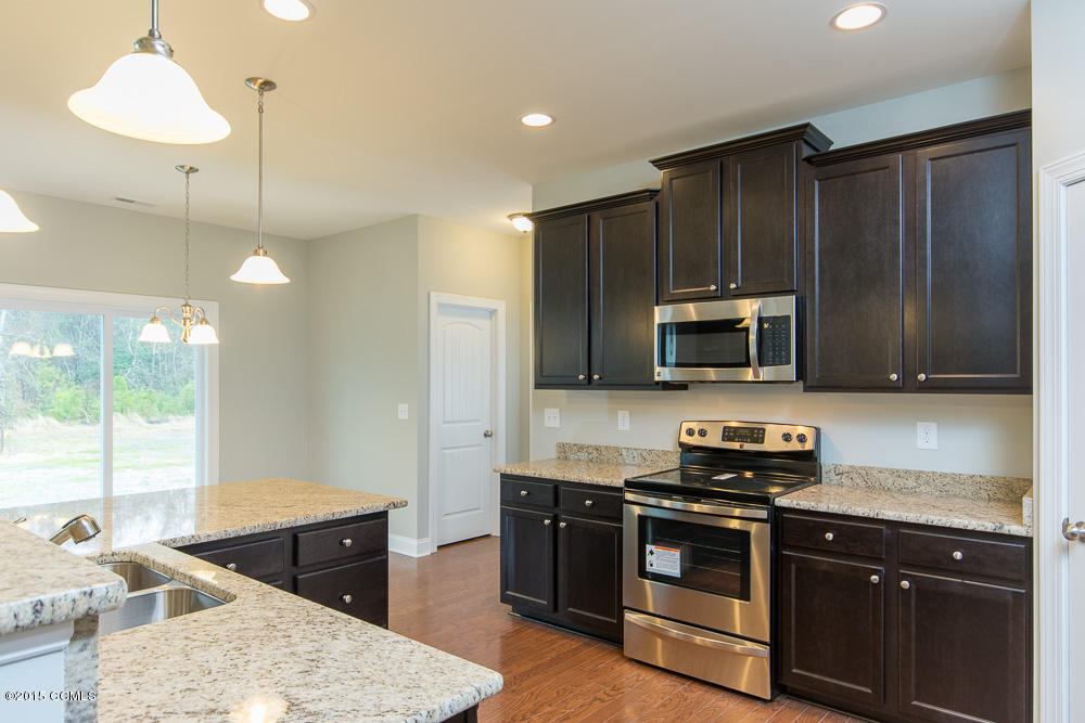 132 Peytons Ridge Drive Hubert, NC 28539 - Photo 13 of 58 132-Peytons-Ridge-Dr-013-SMALL.jpg