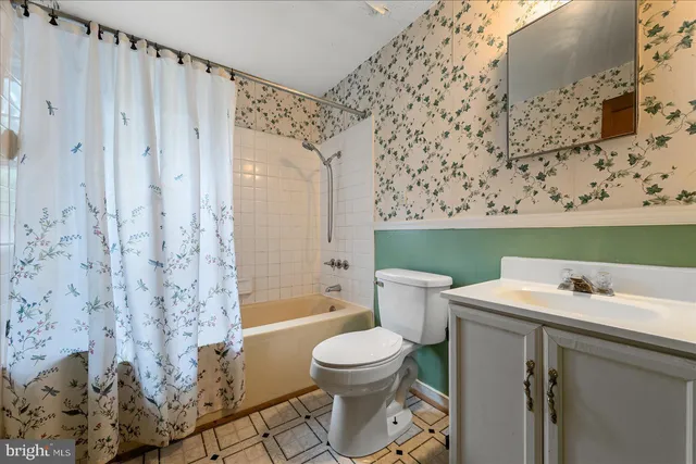 $249,900 | 186 Pine Cone Drive, Cross Junction, VA 22625