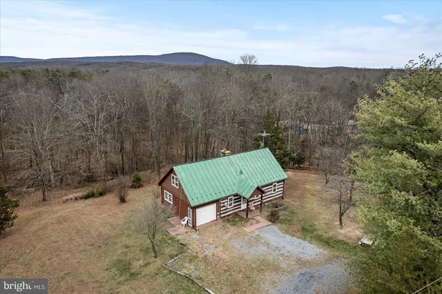 $269,000 | 186 Pine Cone Drive, Cross Junction, VA 22625