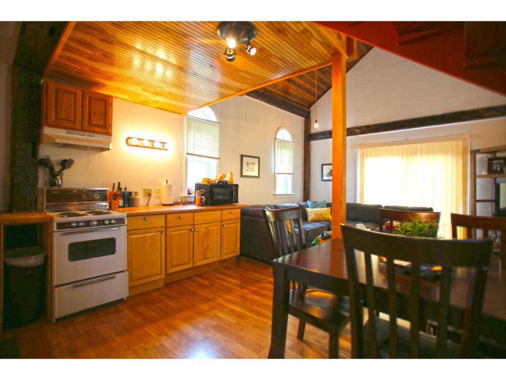 2032 Highway 2 Waterbury, VT 05676 - Photo 4 of 36