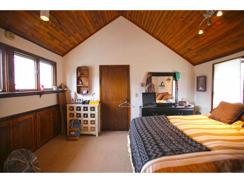 2032 Highway 2 Waterbury, VT 05676 - Photo 10 of 36