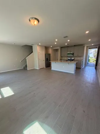 $2,100 | 846 Legacy Drive, Davenport, FL 33896