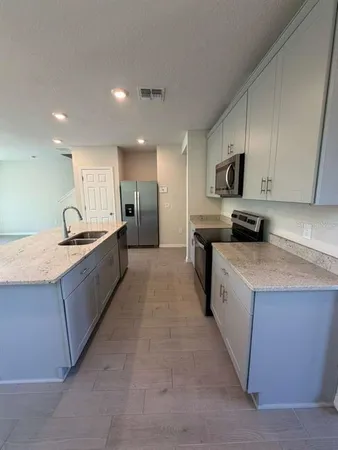 $2,100 | 846 Legacy Drive, Davenport, FL 33896