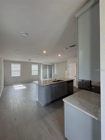 $2,100 | 846 Legacy Drive, Davenport, FL 33896