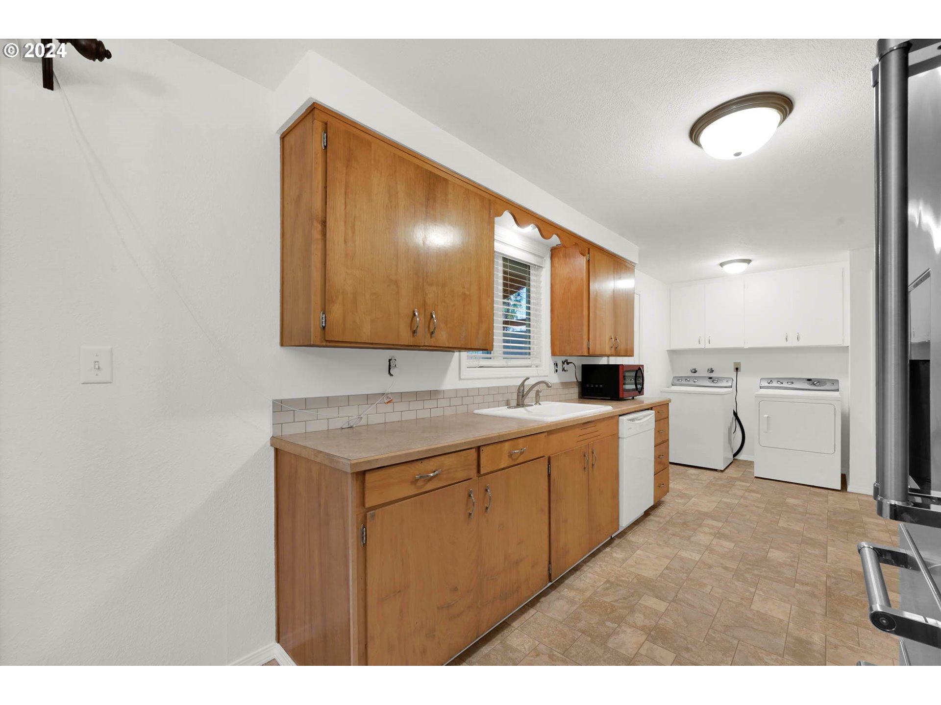 419 37th Street Springfield, OR 97478 - Photo 17 of 35