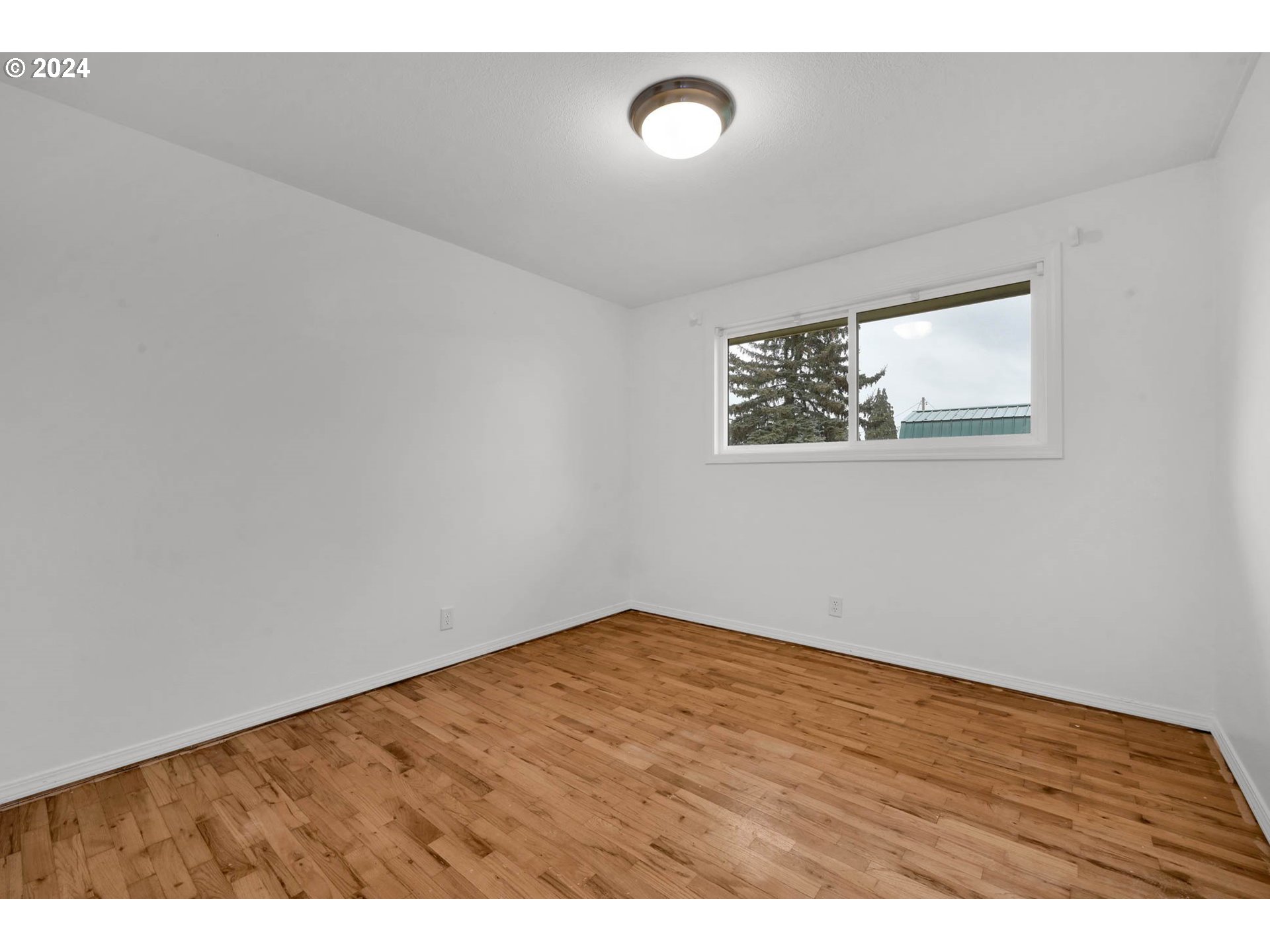 419 37th Street Springfield, OR 97478 - Photo 24 of 35