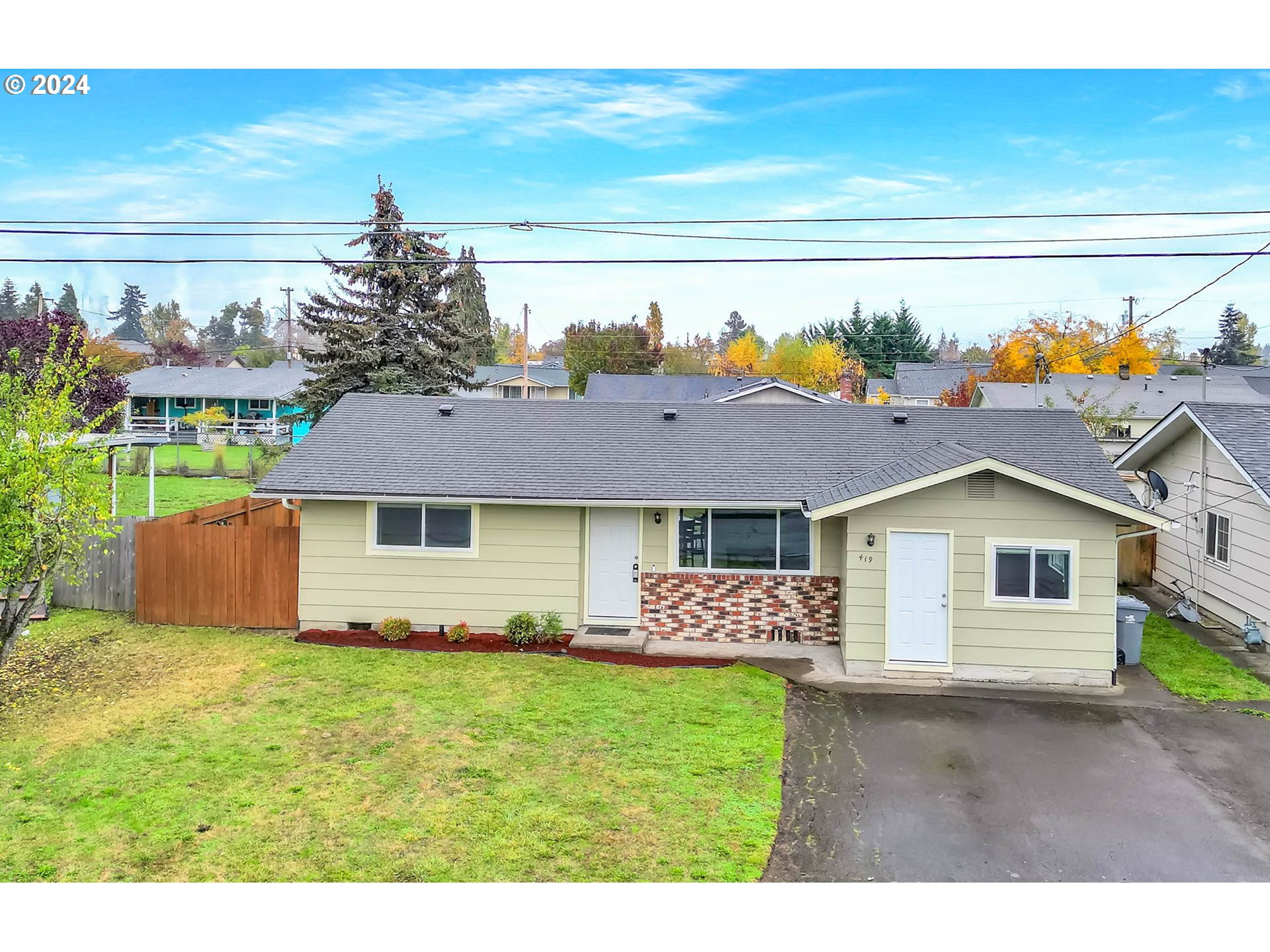 419 37th Street Springfield, OR 97478 - Photo 4 of 35