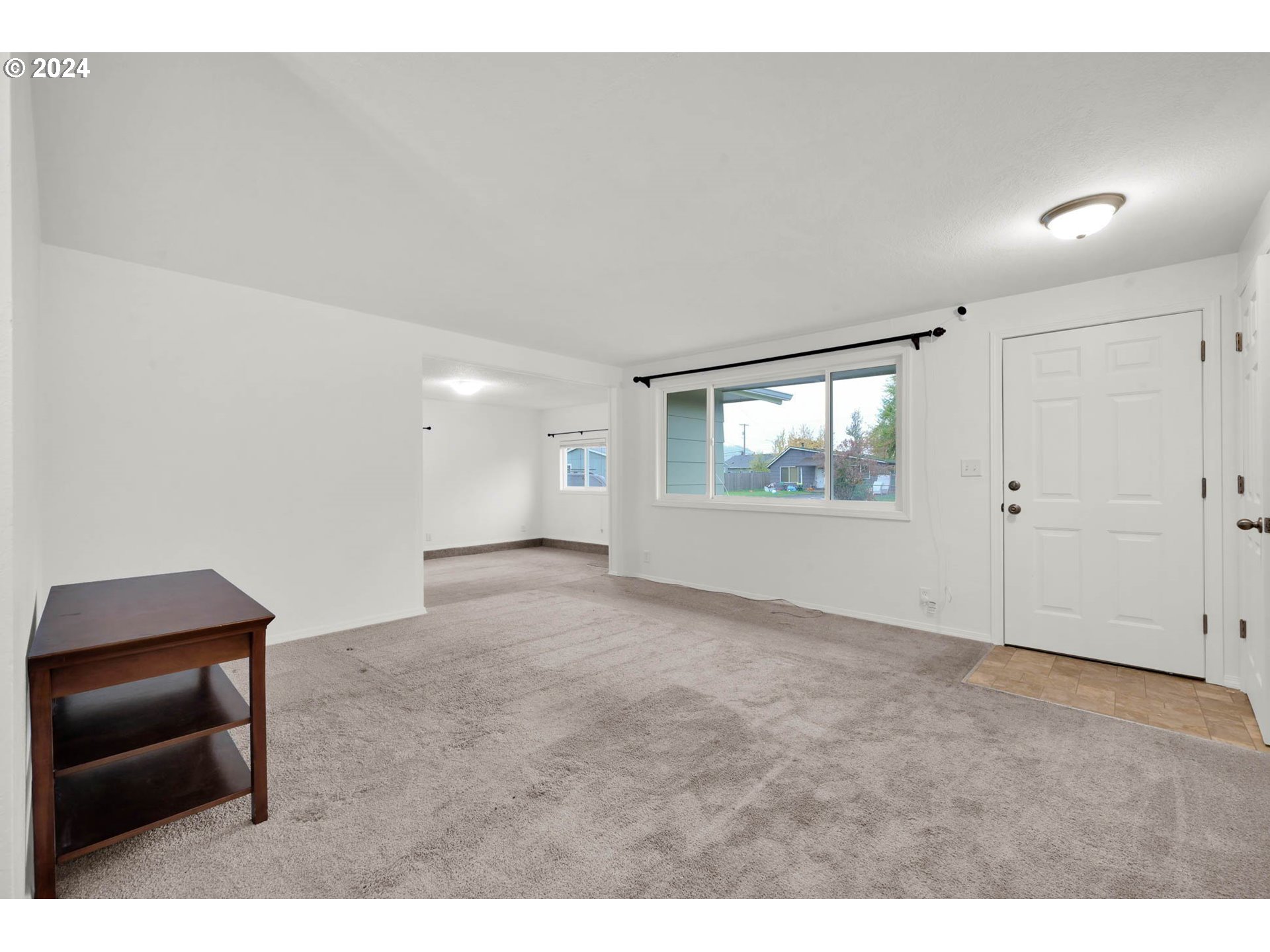 419 37th Street Springfield, OR 97478 - Photo 5 of 35