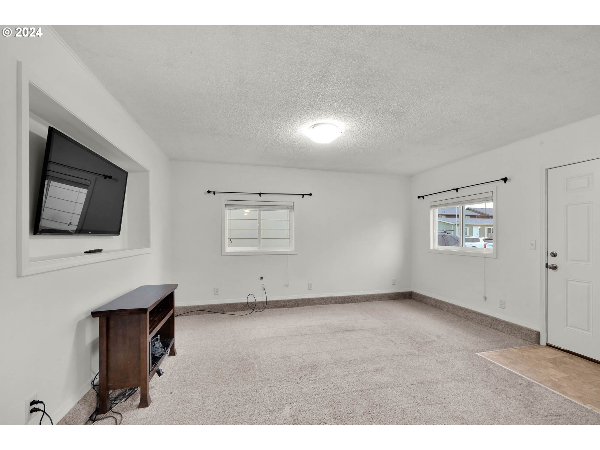 419 37th Street Springfield, OR 97478 - Photo 8 of 35