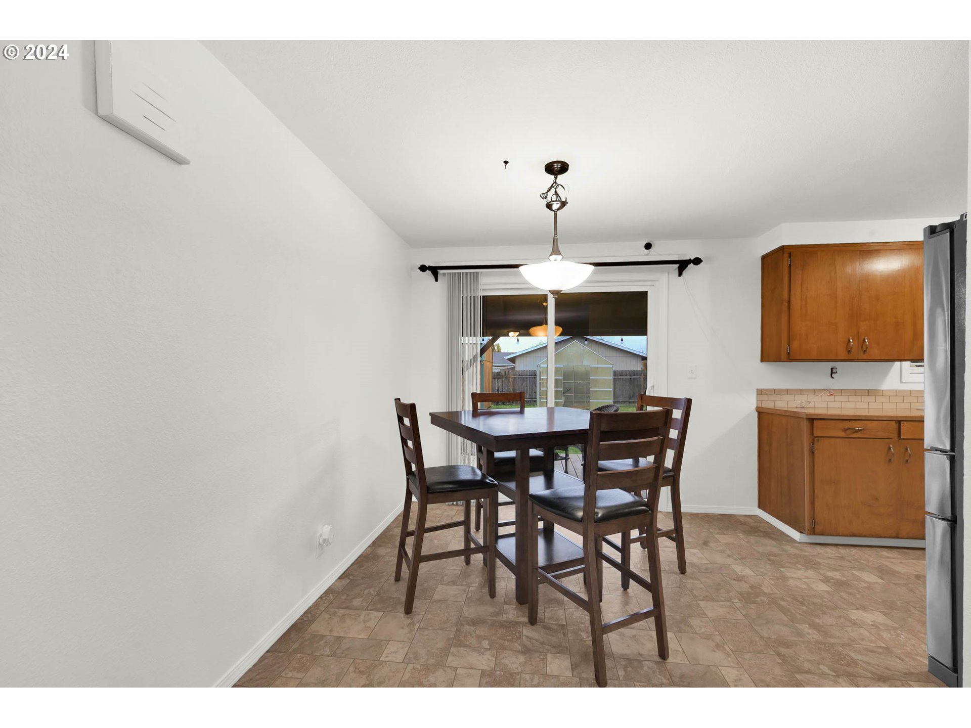 419 37th Street Springfield, OR 97478 - Photo 10 of 35