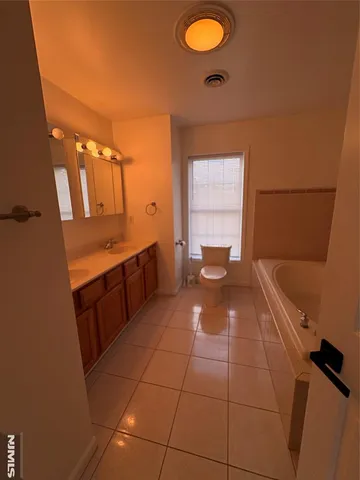 $4,200 | 17 Zabriskie Street, Unit 1705, Hackensack, NJ 07601