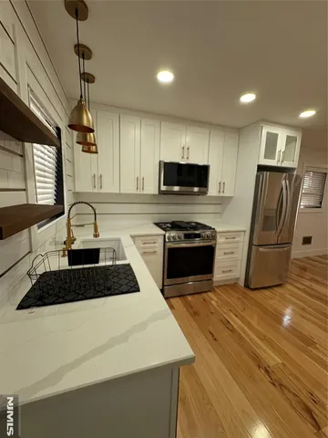 $4,200 | 17 Zabriskie Street, Unit 1705, Hackensack, NJ 07601