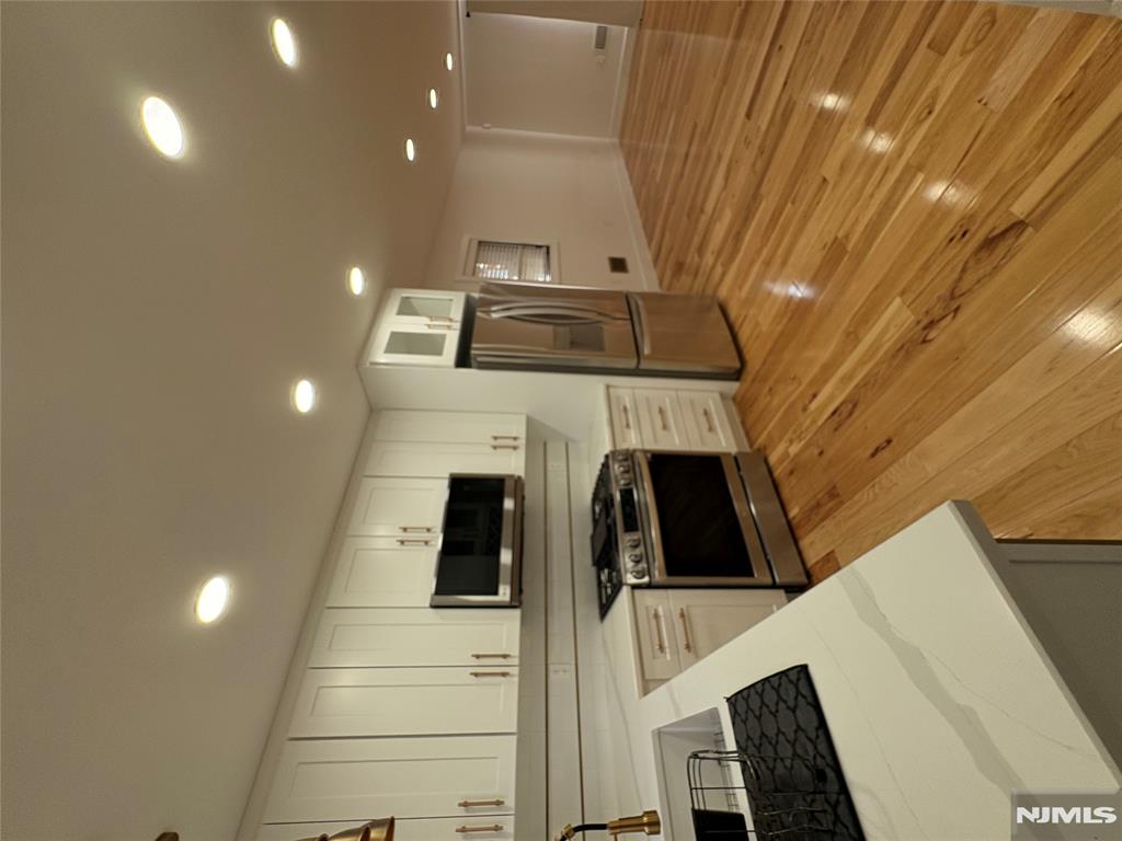 17 Zabriskie Street, Unit 1705 Hackensack, NJ 07601 - Photo 3 of 15