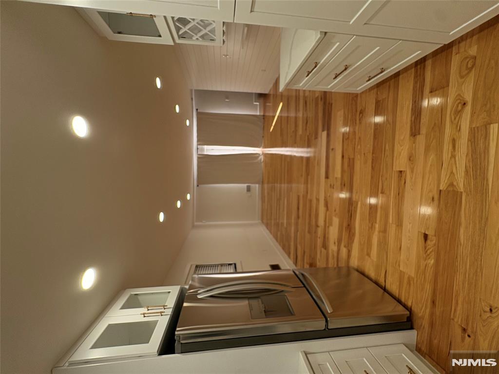 17 Zabriskie Street, Unit 1705 Hackensack, NJ 07601 - Photo 4 of 15