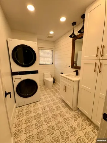 $4,200 | 17 Zabriskie Street, Unit 1705, Hackensack, NJ 07601