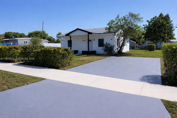 $436,000 | 2450 Northwest 157th St Road, Miami Gardens, FL 33054