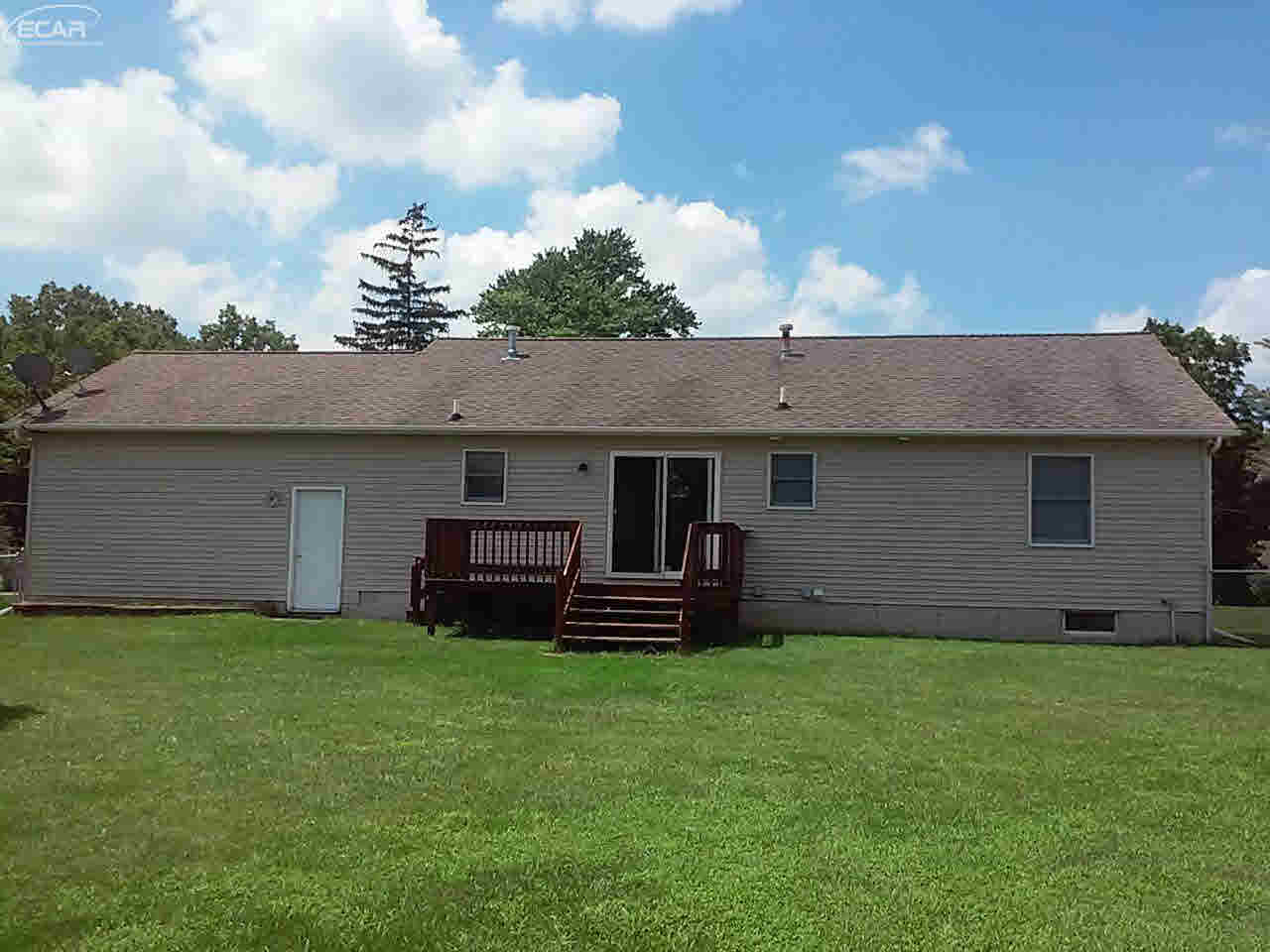 1201 Adams Road Burton, MI 48509 - Photo 22 of 26 21341520-21.JPG