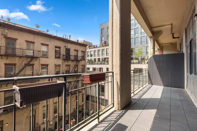 $879,000 | 205 10th Street, Unit 3F, Jersey City, NJ 07302