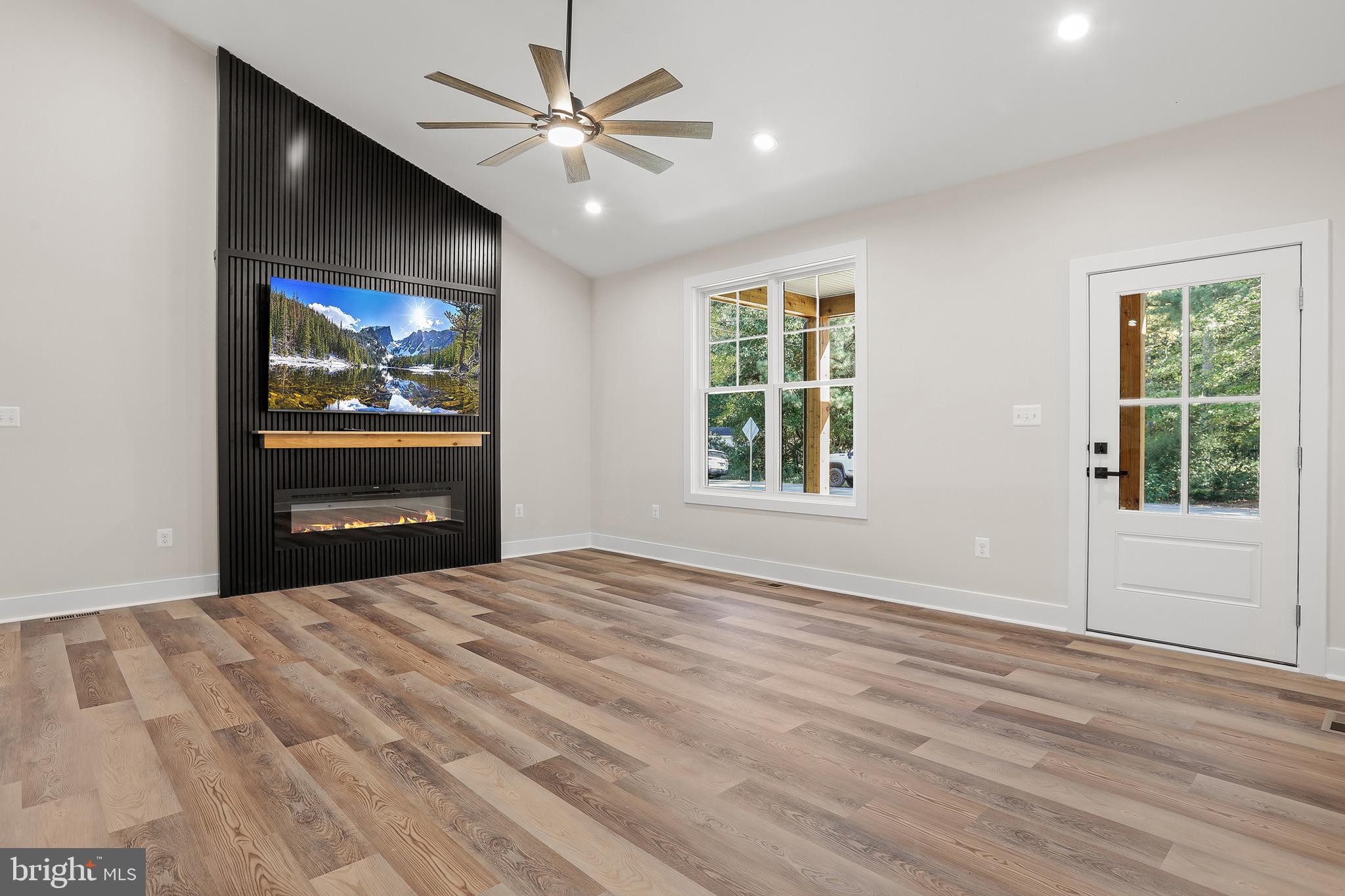 195 North Glebe Road Montross, VA 22520 - Photo 7 of 53 a bedroom with a bed and a window