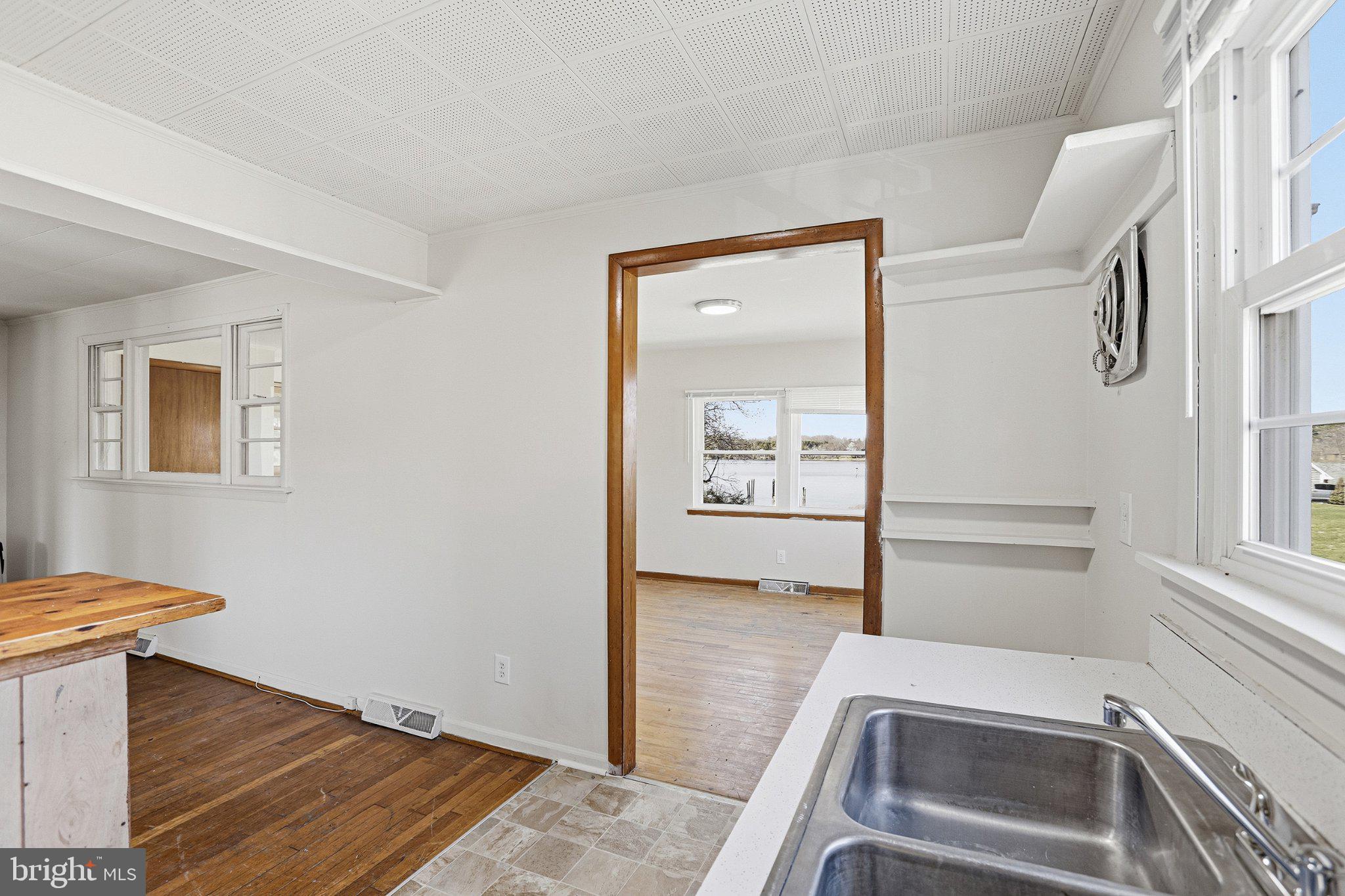 20289 Ridge Road Colonial Beach, VA 22443 - Photo 11 of 28 Bright and airy kitchen space.