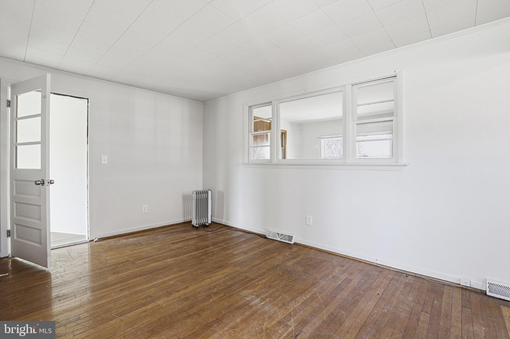 20289 Ridge Road Colonial Beach, VA 22443 - Photo 16 of 28 Bright and airy open space awaits.