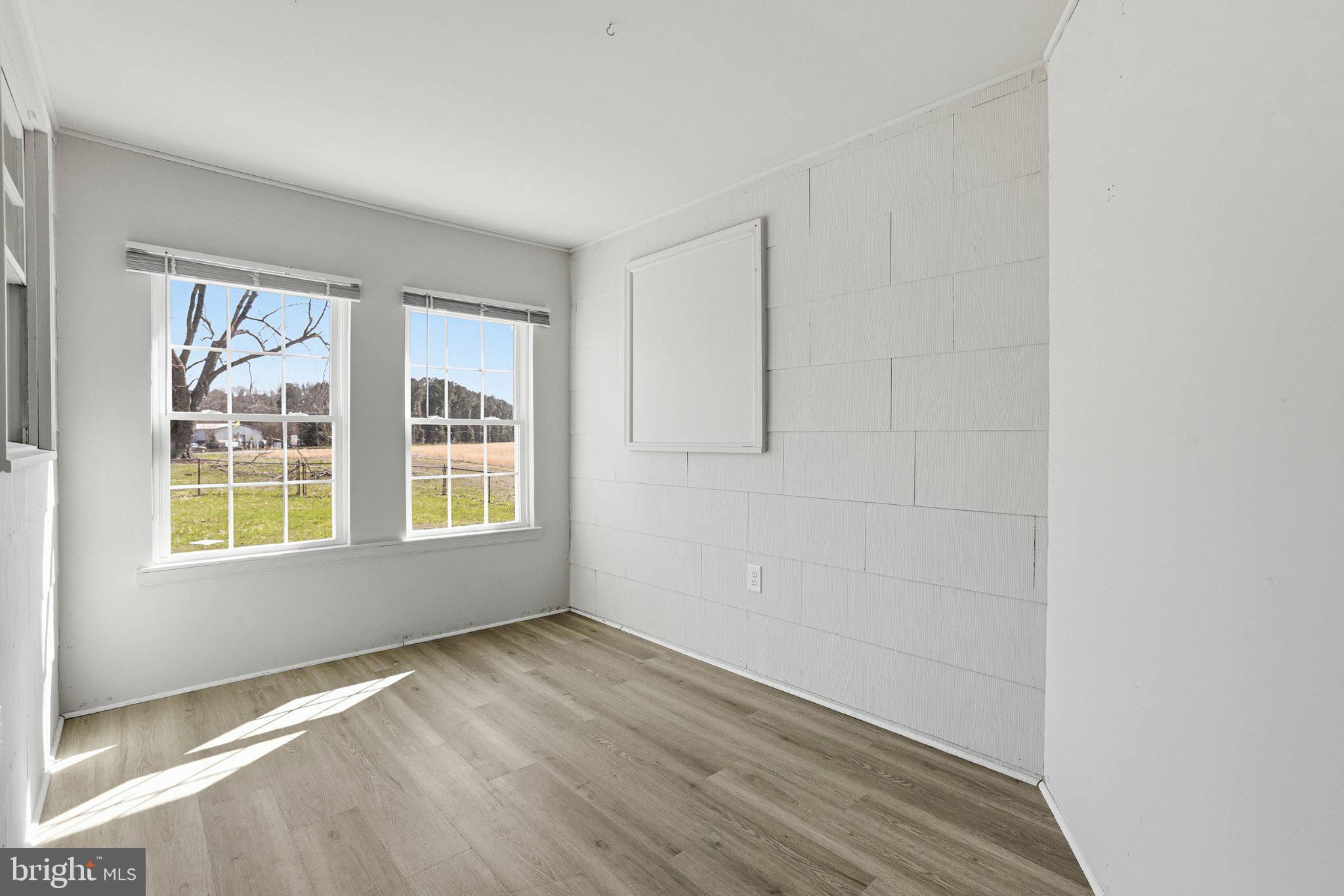 20289 Ridge Road Colonial Beach, VA 22443 - Photo 19 of 28 Bright and airy blank canvas space.