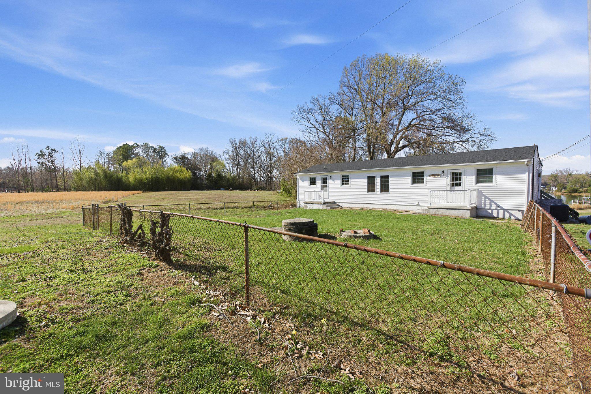 20289 Ridge Road Colonial Beach, VA 22443 - Photo 2 of 28 Charming home on spacious grounds.