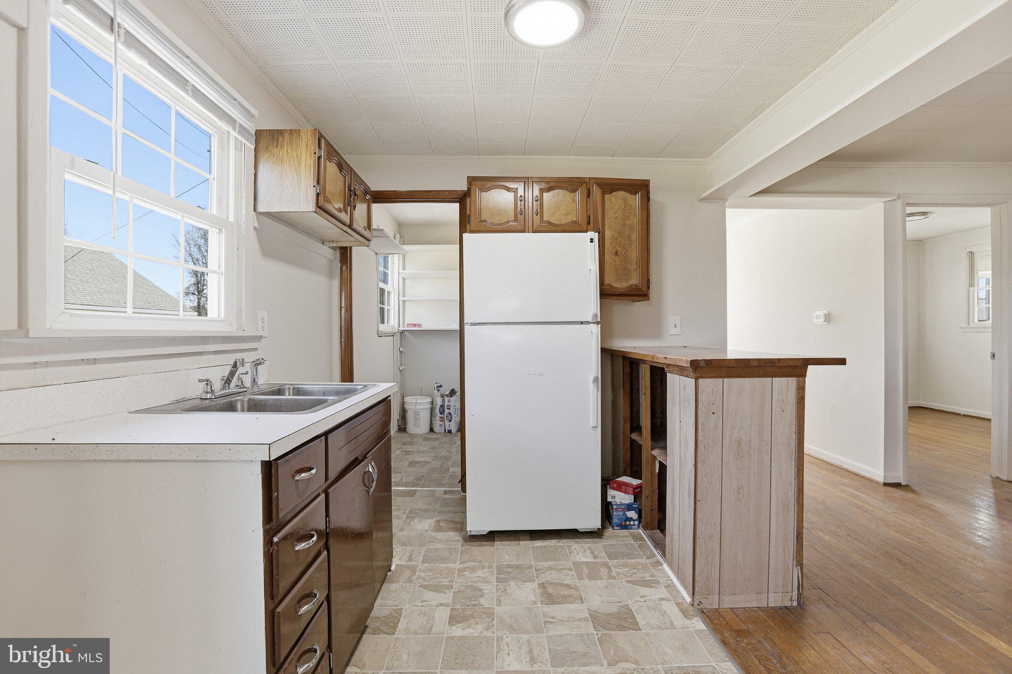 20289 Ridge Road Colonial Beach, VA 22443 - Photo 10 of 28 Bright and inviting kitchen space.