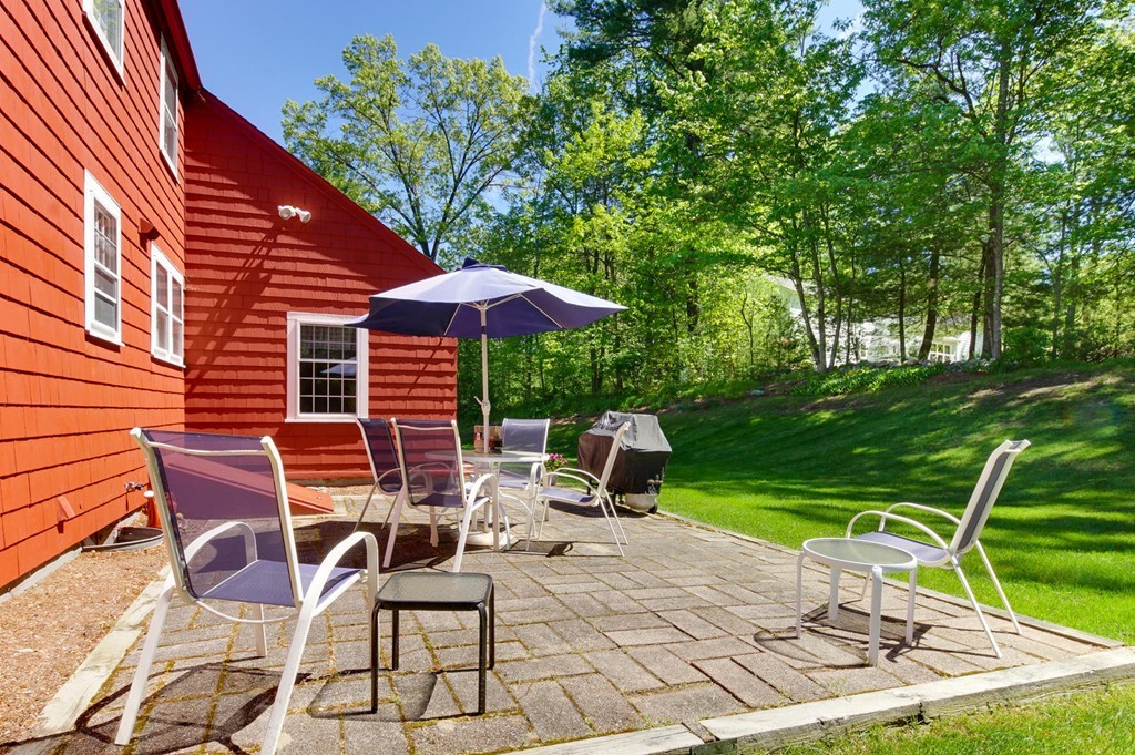 11 Conestoga Road Chelmsford, MA 01824 - Photo 2 of 26 Gallery Image 2