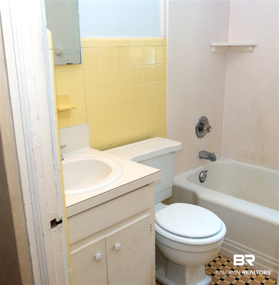 15 Princess Anne Road Mobile, AL 36608 - Photo 13 of 39