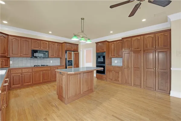 $879,000 | 471 Southeast 201st Road, Warrensburg, MO 64093