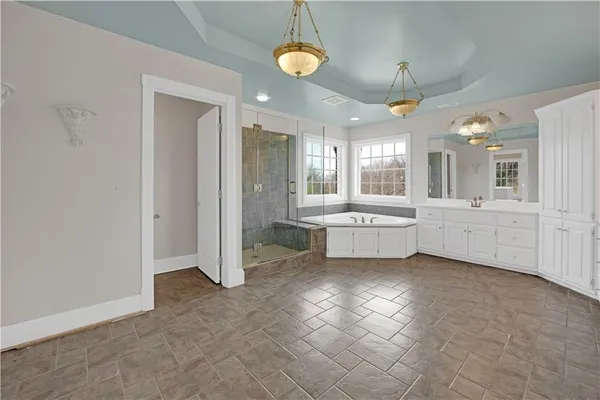 $879,000 | 471 Southeast 201st Road, Warrensburg, MO 64093