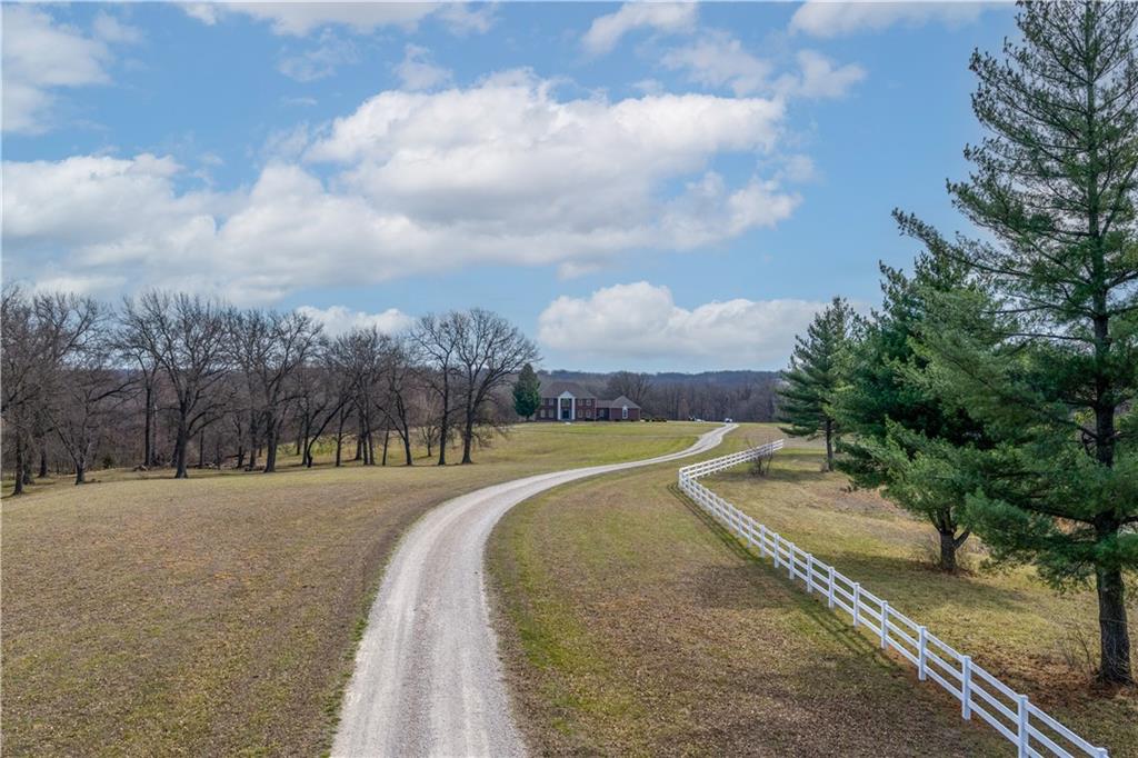 471 Southeast 201st Road Warrensburg, MO 64093 - Photo 5 of 86