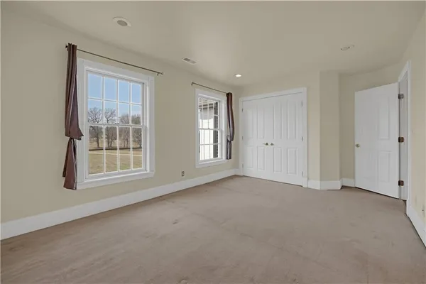 $879,000 | 471 Southeast 201st Road, Warrensburg, MO 64093