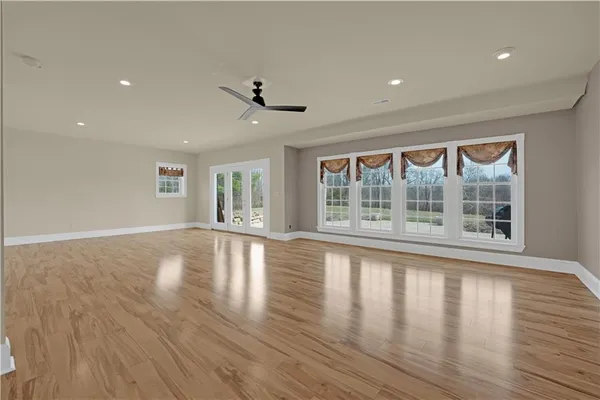 $879,000 | 471 Southeast 201st Road, Warrensburg, MO 64093