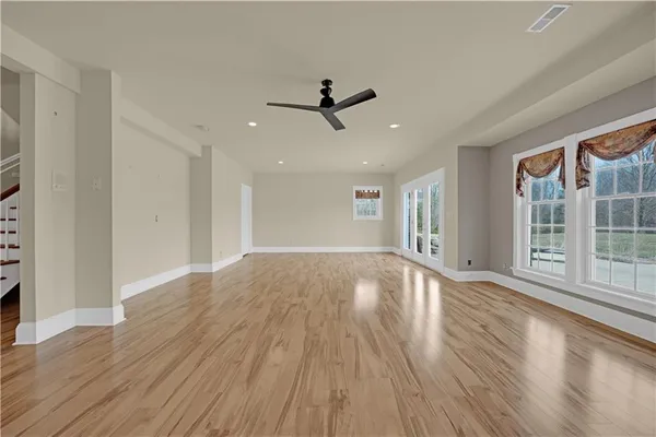 $879,000 | 471 Southeast 201st Road, Warrensburg, MO 64093
