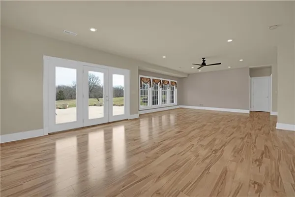 $879,000 | 471 Southeast 201st Road, Warrensburg, MO 64093