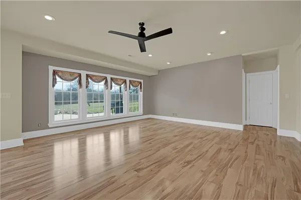$879,000 | 471 Southeast 201st Road, Warrensburg, MO 64093