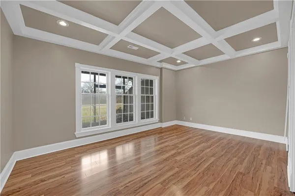 $879,000 | 471 Southeast 201st Road, Warrensburg, MO 64093