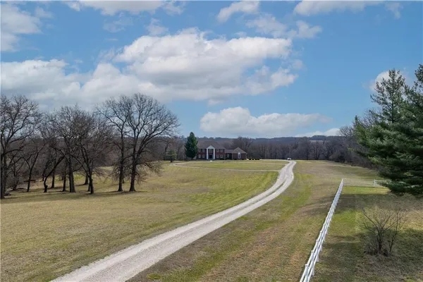 $879,000 | 471 Southeast 201st Road, Warrensburg, MO 64093