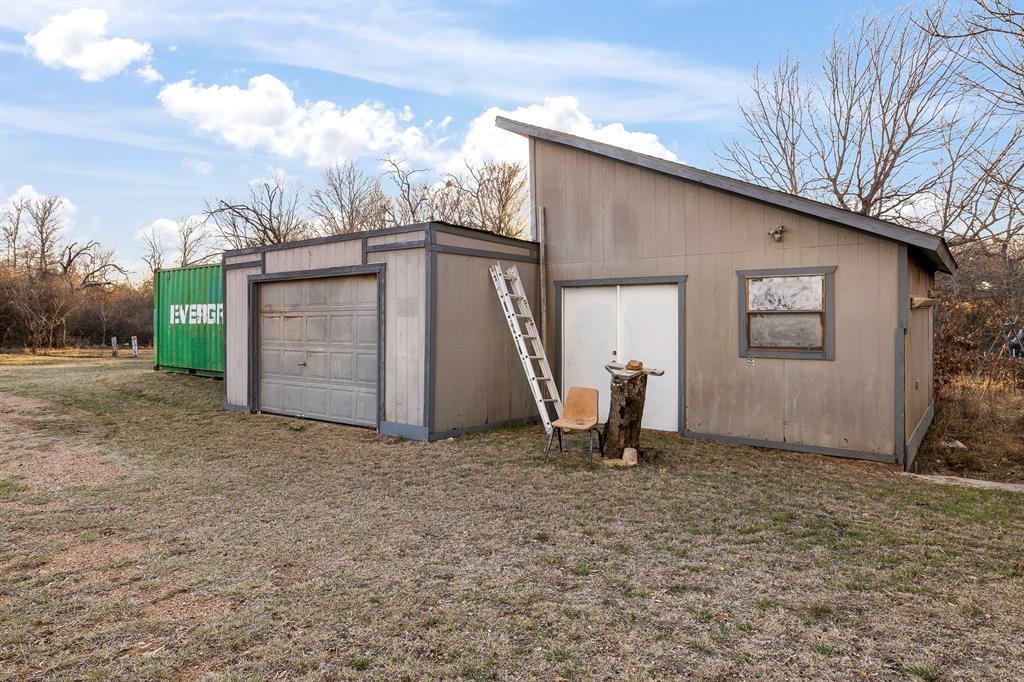 401 Sandy Lane Dublin, TX 76446 - Photo 31 of 39 a view of a backyard