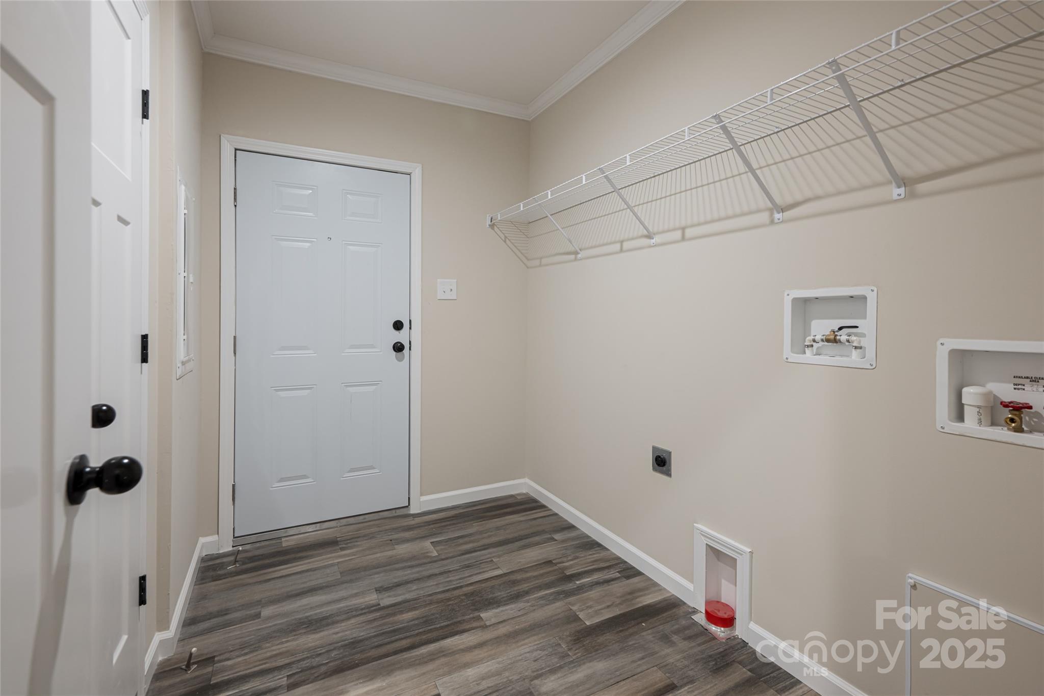 321 Flat Creek Road Black Mountain, NC 28711 - Photo 33 of 44 a view of small space with wooden floor