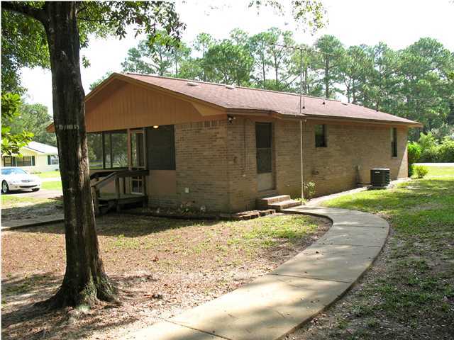 83 Engelbrecht Road DeFuniak Springs, FL 32433 - Photo 18 of 21 Gallery Image 18