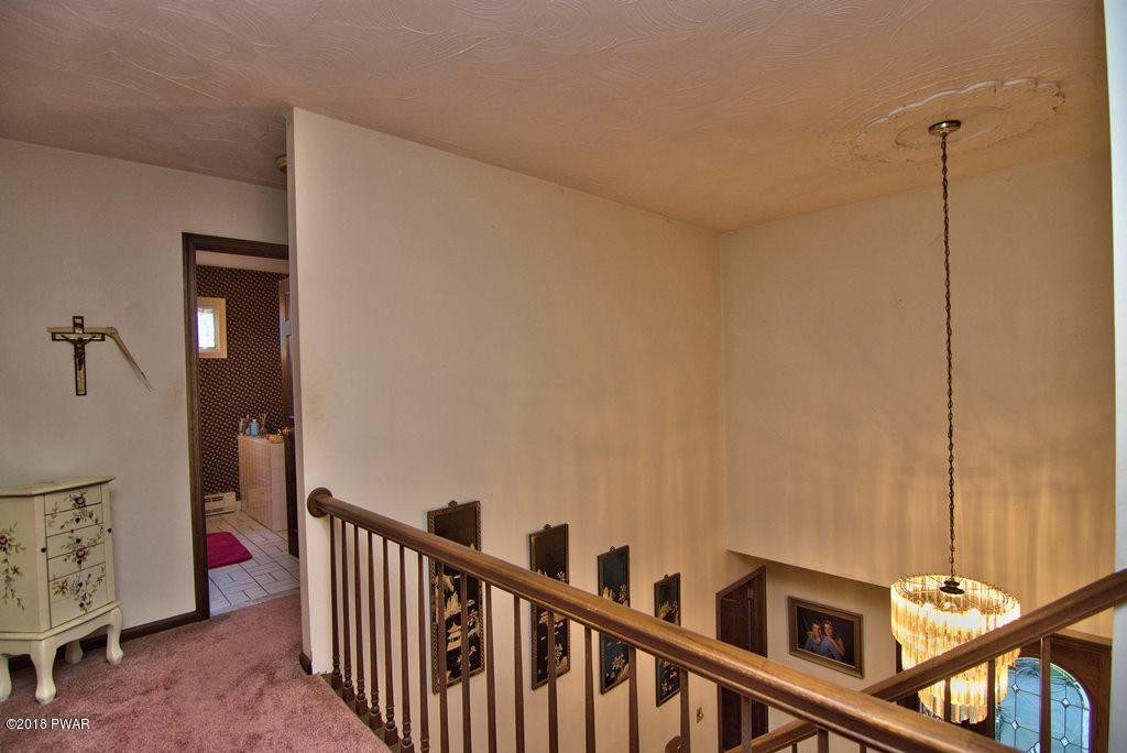 303 Relda Road Moscow, PA 18444 - Photo 32 of 62 Upstairs Hall View 3