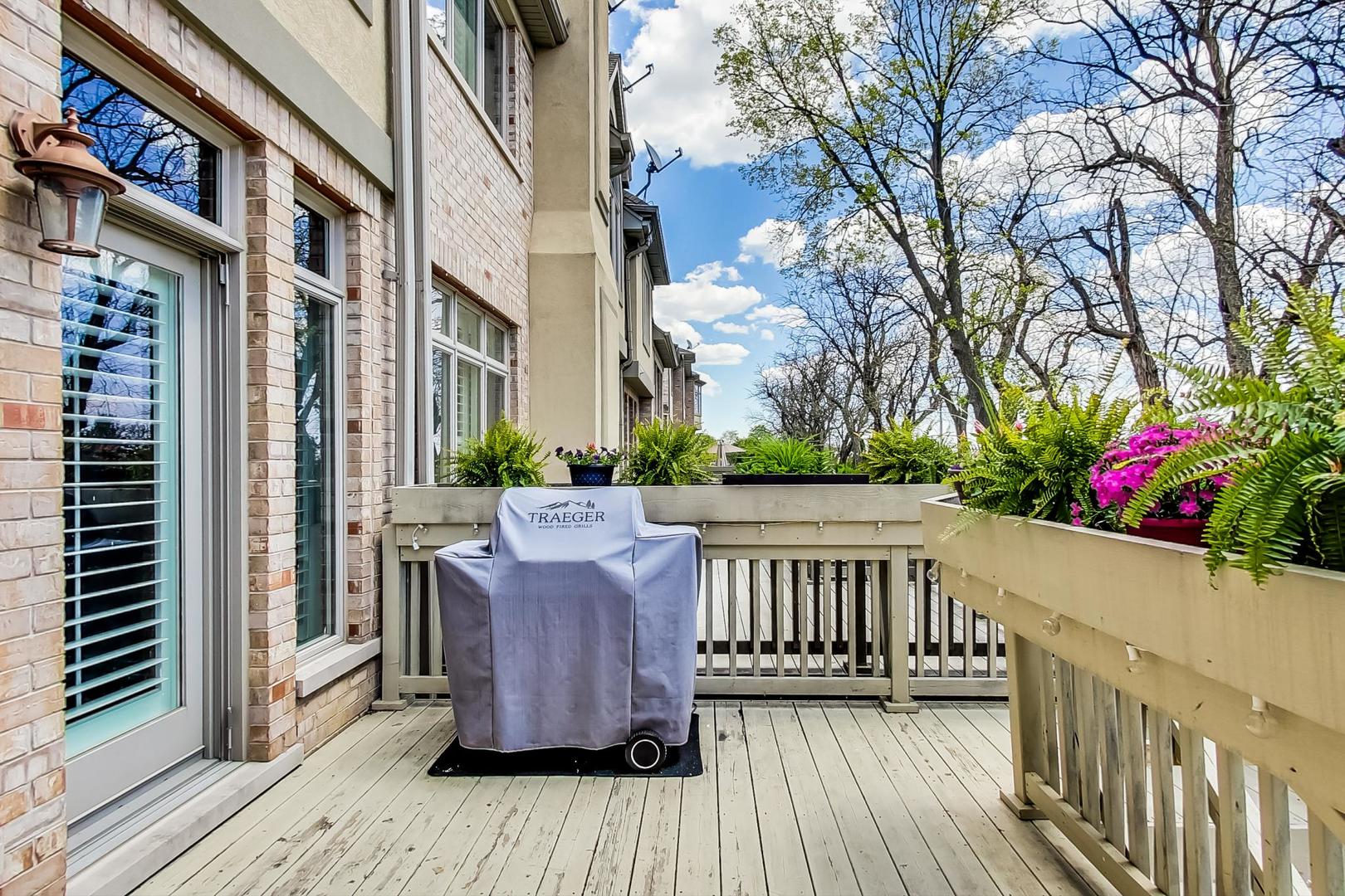 1415 Rue Paris Place Inverness, IL 60067 - Photo 31 of 35 a view of balcony with furniture