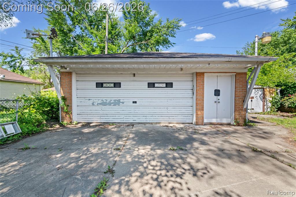 18645 Whitcomb Detroit, MI 48235 - Photo 4 of 23