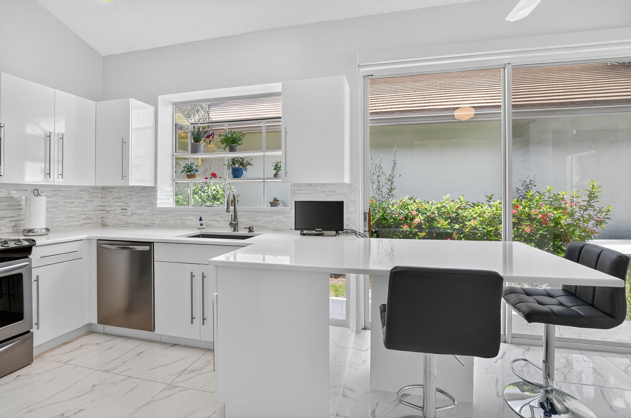 5326 Northwest 21st Avenue Boca Raton, FL 33496 - Photo 15 of 45 16-web-or-mls-DSC_0476