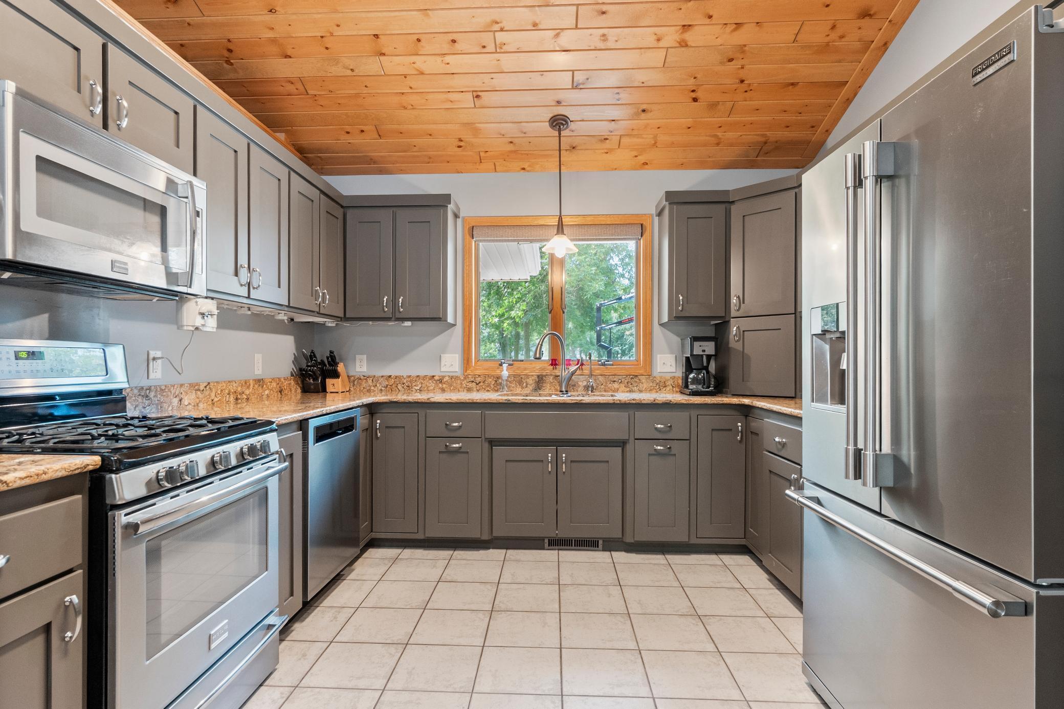 1109 Lakeview Avenue Alexandria, MN 56308 - Photo 13 of 78